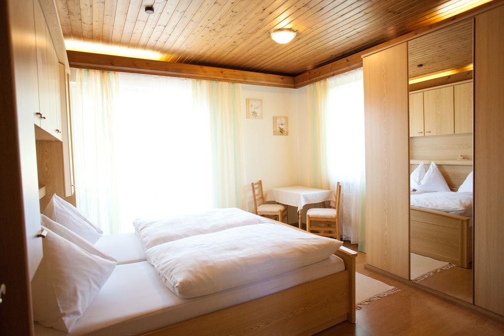 Familiengaestehaus Ingrid Sankt Martin am Tennengebirge Phòng bức ảnh
