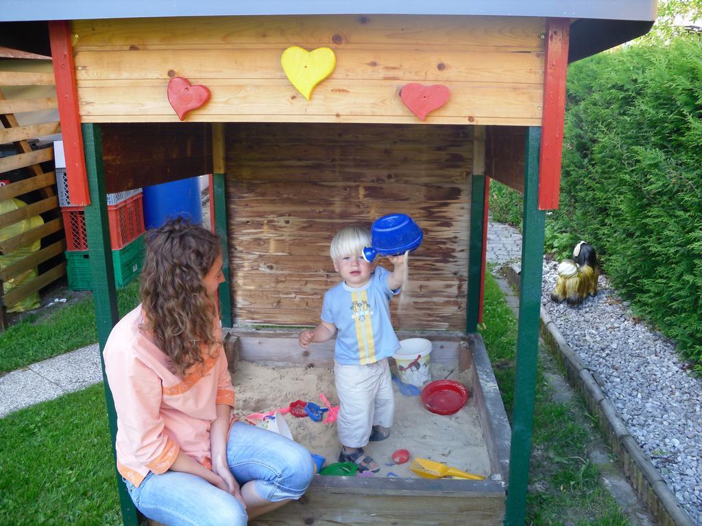 Familiengaestehaus Ingrid Sankt Martin am Tennengebirge Ngoại thất bức ảnh